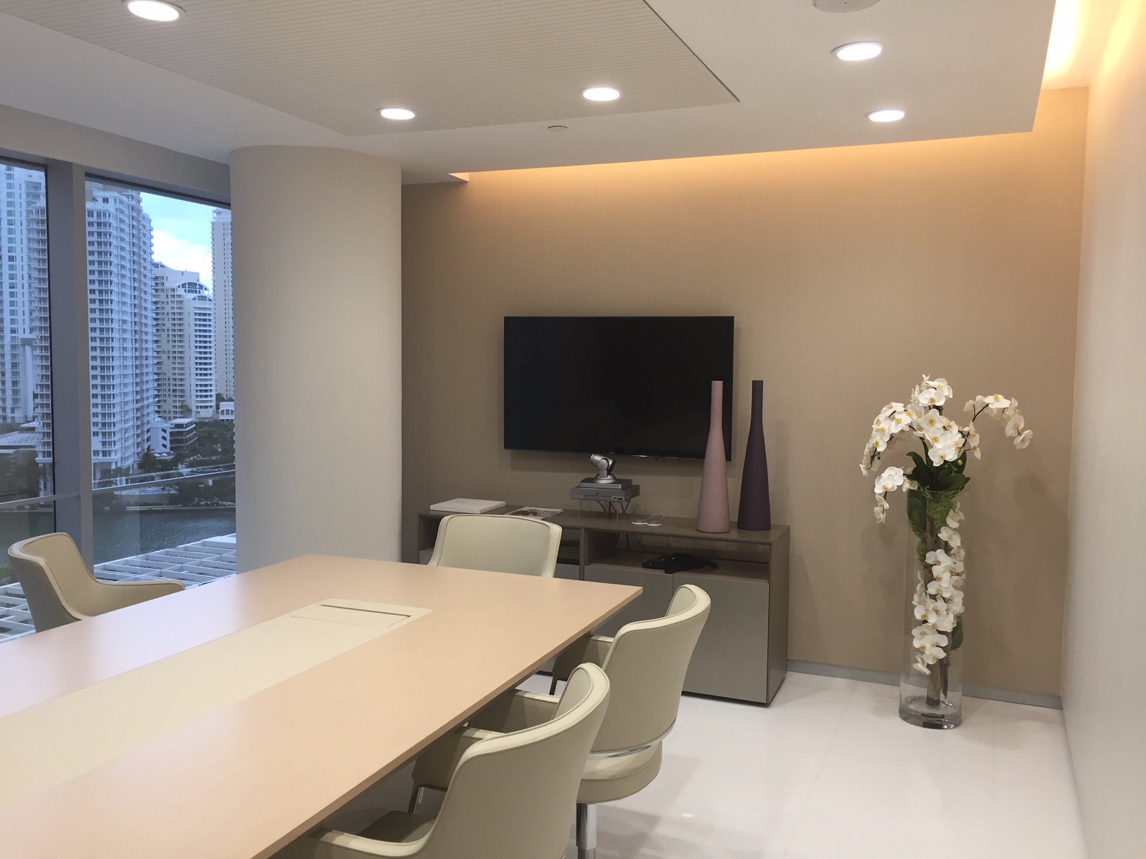 4 Galow Private Bank Interior Design Luxury Meeting Room