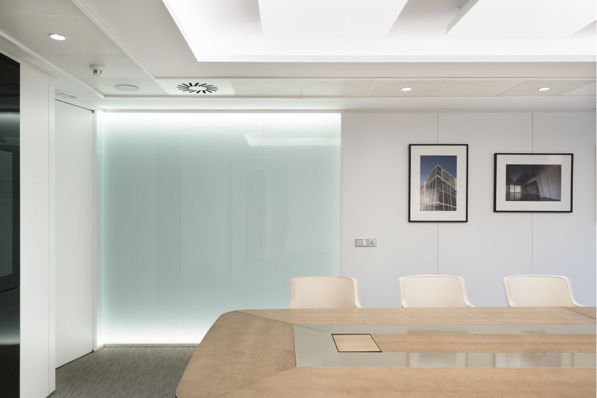 Galow Arquitectura saludable interiorismo well sala reunion oficinas lujo