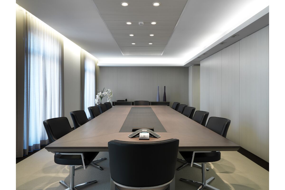 Galow healthy architecture Private Bank Madrid ofices luxury interior design well meeting room
